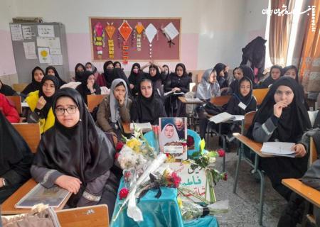 واکنش همکلاسی‌های شهید "زهرا سلطانی ‌نژاد" هنگام حضور و غیاب معلم +فیلم