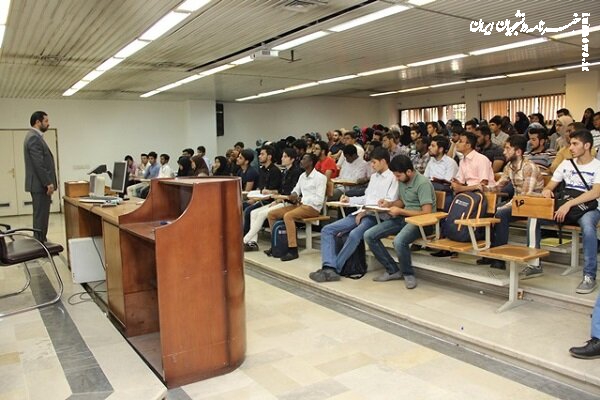 فرایند جذب نخبگان کاهش یافت/ حل مشکل جذب ۱۶۰ نخبه 