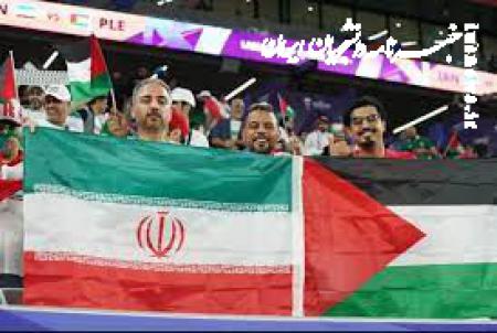  فیلم/ واکنش هواداران فلسطینی از تشویق ایرانی‌ها از تیم فلسطین