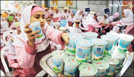 ماجرای عجیب مسمومیت دانش‌آموزان با خوردن شیر مدرسه