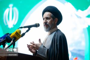 آیین کاشت ۲۴۰۰۰ نهال به یاد شهدا +عکس