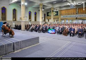 دیدار تولیدکنندگان و فعالان اقتصادی با رهبر انقلاب +عکس