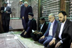 تجدید میثاق اعضای هیات دولت با امام راحل (ره) +عکس