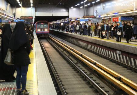  برخورد یک مسافر با قطار در متروی تهران 