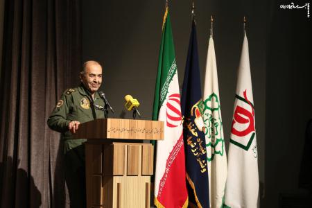  با فرمان امام خمینی، نیروهای هوایی عملیات‌ها را انجام می‌داد