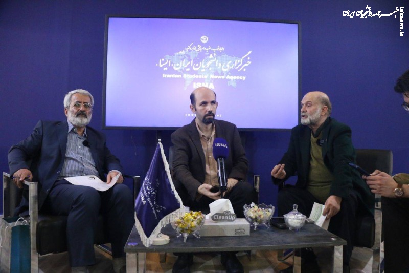گزارش مناظرۀ سیاسی بین محمود علیزادۀ طباطبایی و عباس سلیمی نمین‌ در بیست‌وچهارمین نمایشگاه رسانه‌های ایران 
