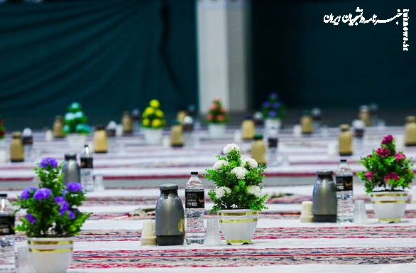 برپایی سفره افطار در حرم حضرت معصومه(س) +عکس