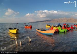 دریاچه پرآب ارومیه +عکس