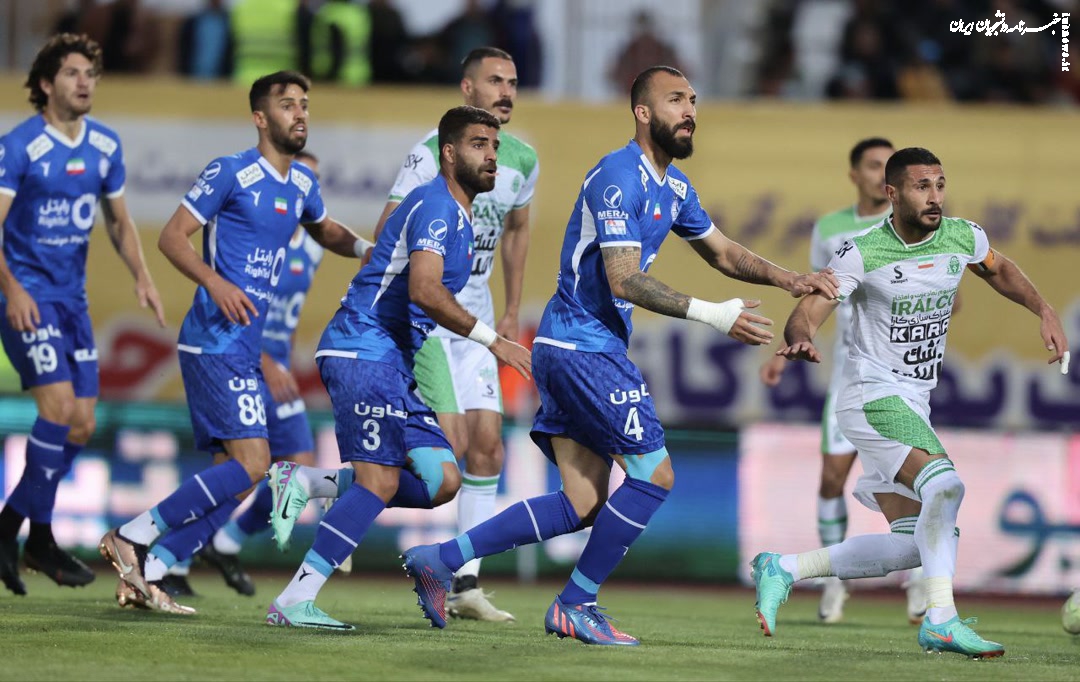 استقلال در صدر ماند