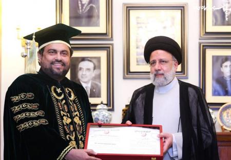 اهدای مدرک دکترای افتخاری دانشگاه کراچی به رئیسی