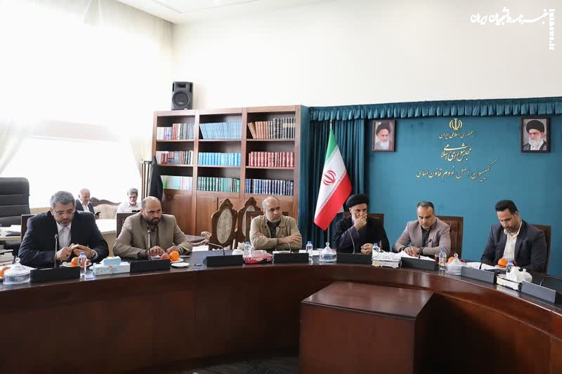  خضریان: مشکل مجوزهای مالکان زمین تپه سیف جاجرود بررسی شد