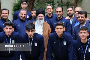 دیدار تیم ملی والیبال دانش‌آموزی ایران با رهبر معظم انقلاب +عکس