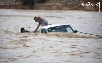 قایق سواری برای نجات در خیابان‌های مشهد +فیلم