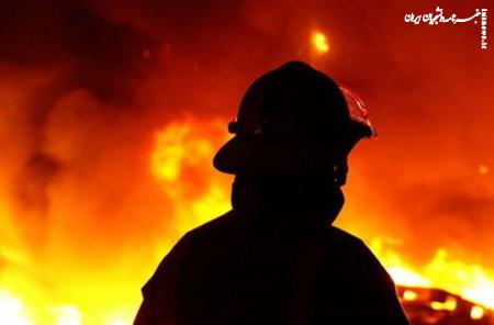 آتش سوزی در کارخانه تولید الیاف و نمد در دولت‌آباد