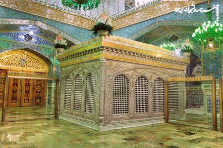 شست و شو ضریح حرم مطهر رضوی به مناسبت ولادت امام رضا (ع) + فیلم