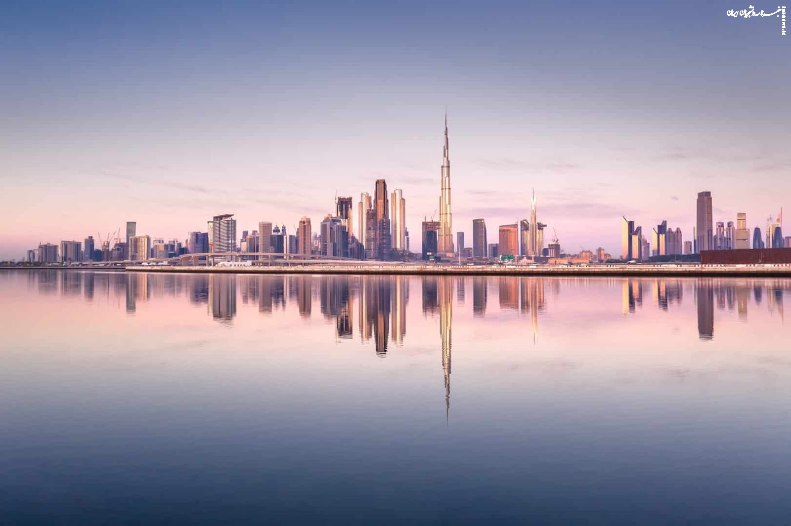 آیا امکان کار با ویزای توریستی در دبی وجود دارد؟
