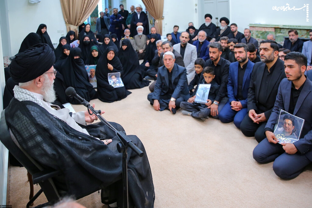 Imam Khamenei: People’s massive turnout in Martyr Raisi’s funeral shows their support for mottos of the Islamic Revolution