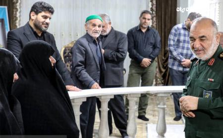دیدار سردار سلامی با خانواده سردار شهید سیدمهدی موسوی +عکس