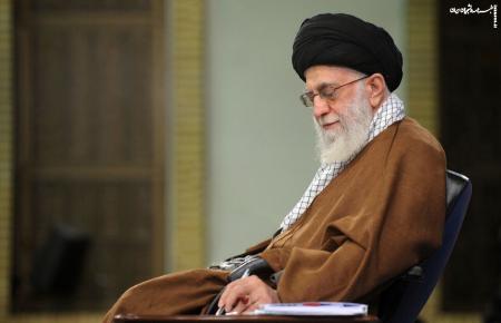 رهبر انقلاب: شما اکنون در طرف درست تاریخ ایستاده‌اید!/ توصیه میکنم با قرآن آشنا شوید