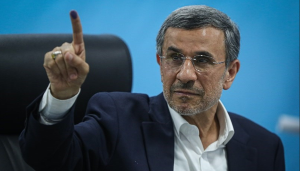 احمدی‌نژاد برای انتخابات ریاست جمهوری ثبت نام کرد