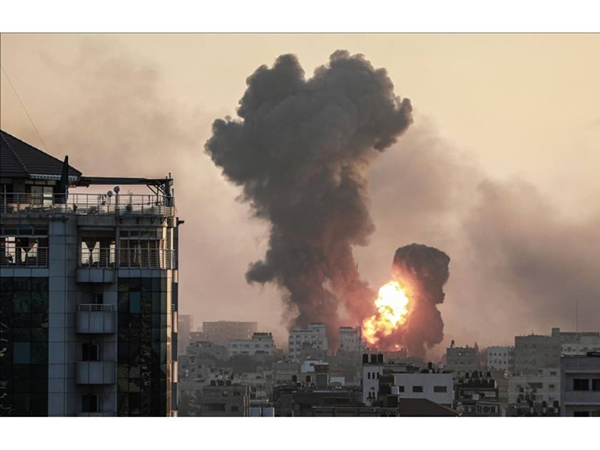 حمله جنگنده‌های اسرائیلی به یک خانه در مرکز غزه