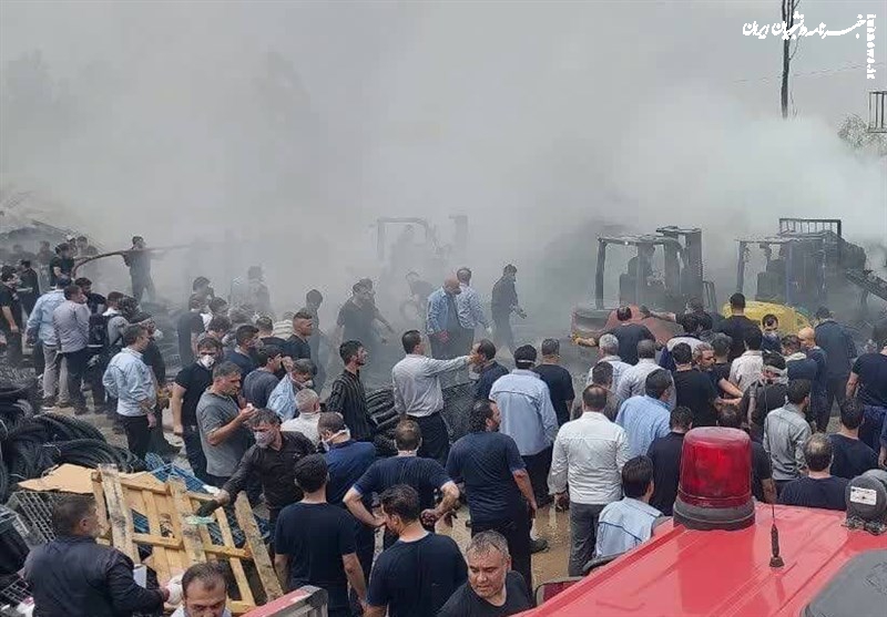۵۰ نفرمصدومیت در اثر آتش‌سوزی در کارخانه لاستیک شهریار