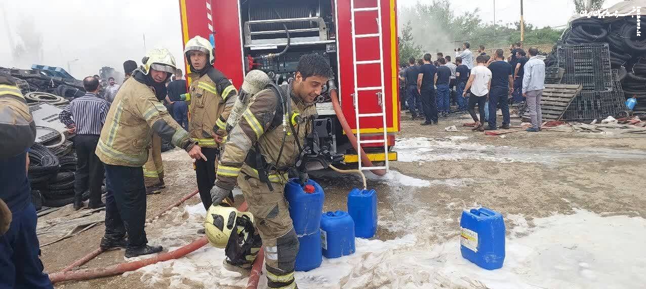  مهار فوری آتش سوزی شرکت لاستیک سازی در شهریار