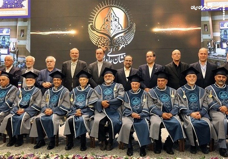  اعطای نشان عالی دانشگاه تهران به چهره‌های علمی صالحی و خرازی 