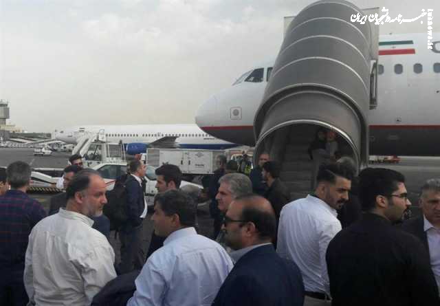 تاخیر طولانی در پرواز زاهدان - تهران مسافران را کلافه کرد