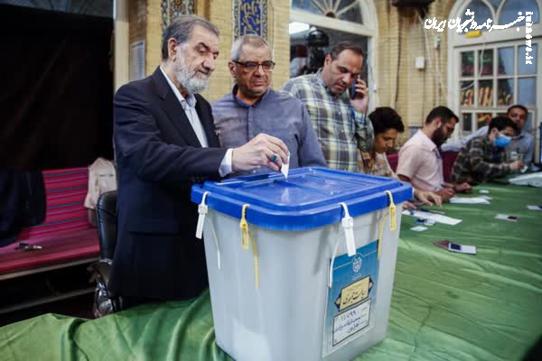 دعوت محسن رضایی از «جامعه لر» برای رأی به جلیلی در انتخابات