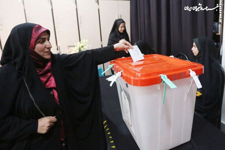 قاب‌های یک خبرگزاری خارجی از حضور زنان در دور دوم انتخابات ریاست جمهوری