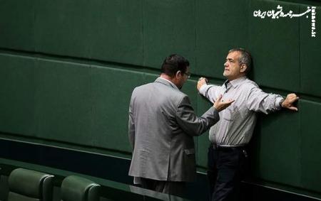 شرق: دولت چهاردهم نباید دولت سوم روحانی یا خاتمی باشد