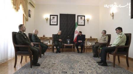 تقدیر فرماندهان عالی نیروهای مسلح کشور از خدمات مخبر