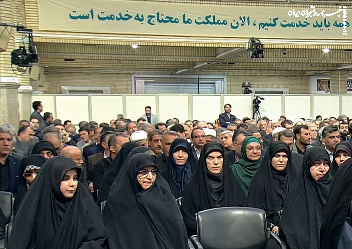 نمایندگان دور دوازدهم مجلس در حسینیه امام خمینی (ره) حضور یافتند
