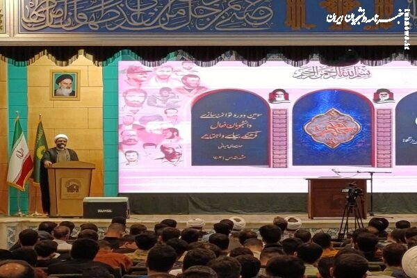 ترس دشمن از جوانان نخبه مسئولیت پذیر است نه امکانات نظامی