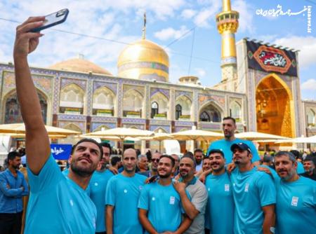 بدرقه کاروان پارالمپیک ایران در حرم مطهر رضوی +عکس