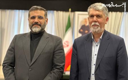  حضور سیدعباس صالحی در ساختمان وزارت فرهنگ و ارشاد اسلامی