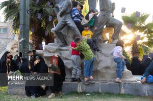 تجمع خانوادگی دختران مقاومت در میدان فلسطین +عکس