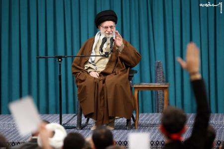 فیلم/ پنجره متفاوتی از دیدار امروز رهبر انقلاب با خانواده شهدا