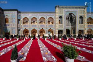 پذیرایی از زائران حرم علوی در صحن حضرت فاطمه(س) +عکس