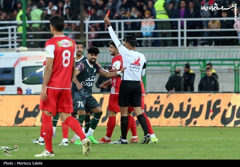 داور دیدار ذوب آهن پرسپولیس محروم شد