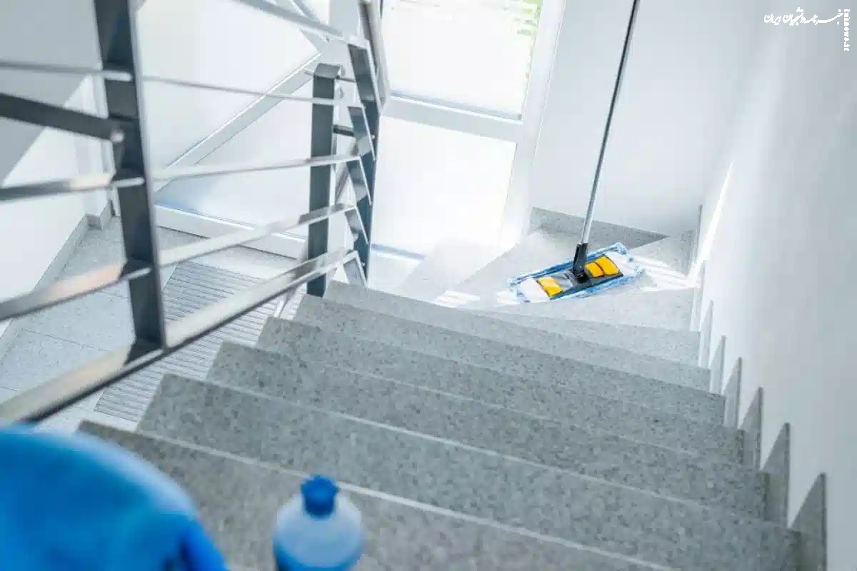 بهترین روش نظافت راه پله +نکات کاربردی برای برق انداختن پله‌ها 