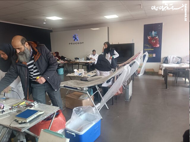 پویش اهدای خون با شعار «چون نجات انسان شعور ماست» در مسیر راهپیمایی ۲۲ بهمن