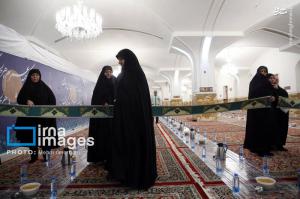 مراسم افطاری در حرم امام رضا(ع) +عکس