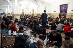 مراسم افطاری در حرم امام رضا(ع) +عکس