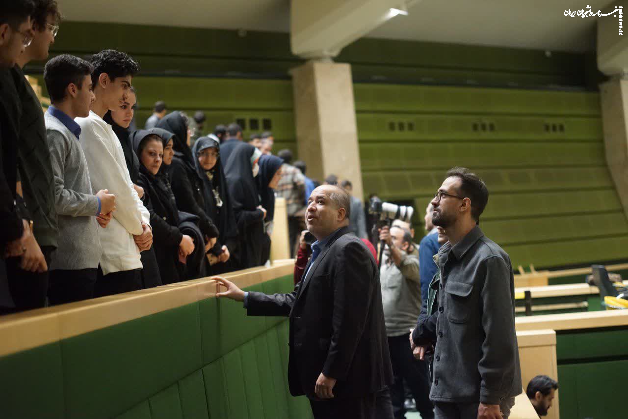 عکس| دیدار دانشجویان دانشگاه آزاد واحد علوم و تحقیقات با نماینده مجلس