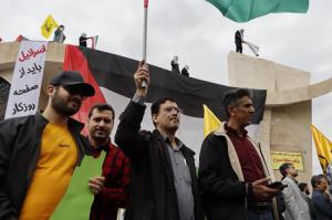 تجمع دانشجویان، اساتید و کارکنان دانشگاه در محکومیت جنایات رژیم صهیونیستی و حمایت از مردم مظلوم غزه +عکس