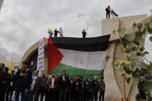 تجمع دانشجویان، اساتید و کارکنان دانشگاه در محکومیت جنایات رژیم صهیونیستی و حمایت از مردم مظلوم غزه +عکس