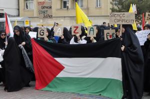 تجمع دانشجویان، اساتید و کارکنان دانشگاه در محکومیت جنایات رژیم صهیونیستی و حمایت از مردم مظلوم غزه +عکس