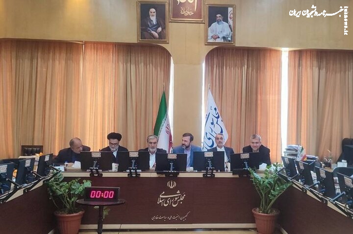 غریب‌آبادی: غنی‌سازی جزو خطوط قرمز ماست